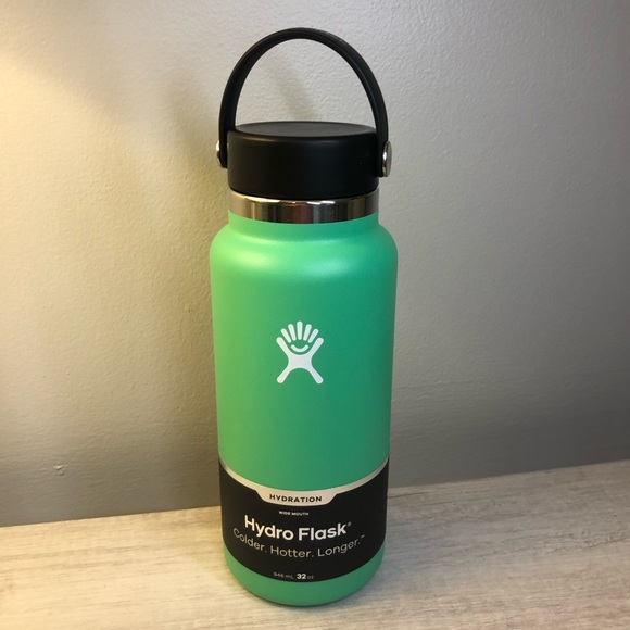 Hydro Flask Other - NWT Green Hydro Flask Water Bottle 32oz